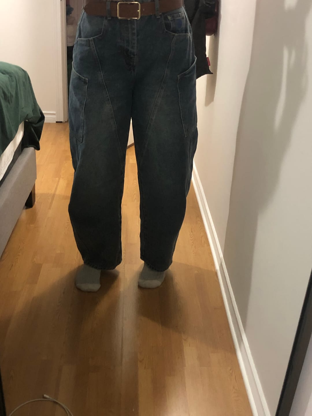 Customer photo review of Aelfric Eden  Baggy Barrel Big Pocket Jeans