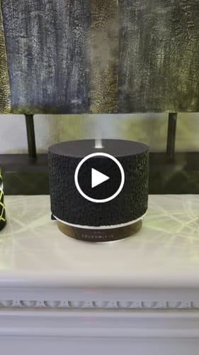 Customer video review of Satori Vulcano Black - Geurwolkje® Aroma Diffuser - Steencomposiet Zwart - 200 ml