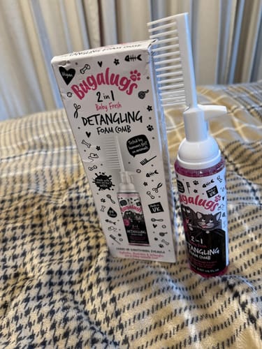 Customer photo review of Baby Fresh 2-in-1 Detangling Foam Comb for Dogs & Cats