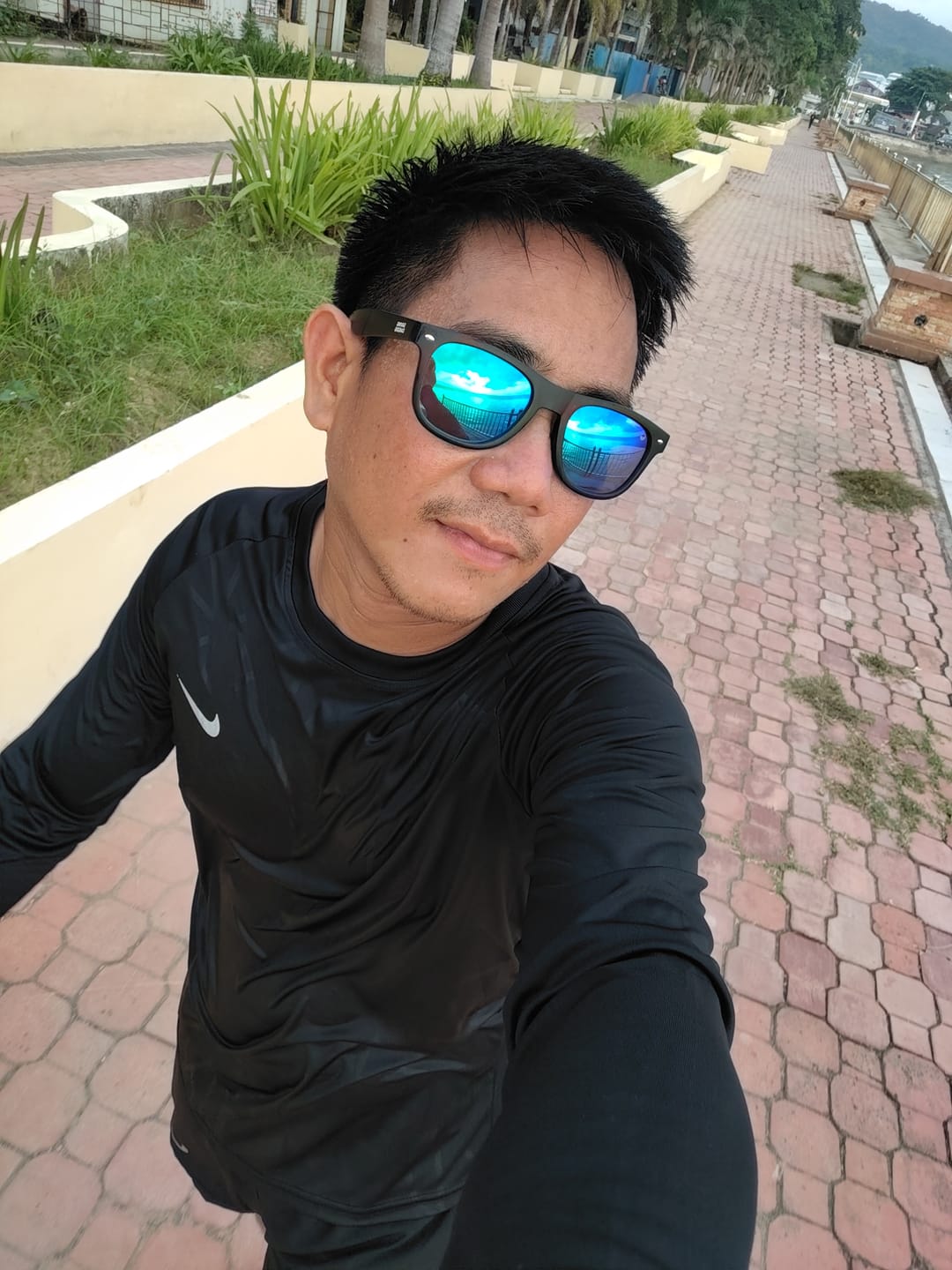 Customer photo review of Earth Protector™ Foldable Eyewear - Classic Brown