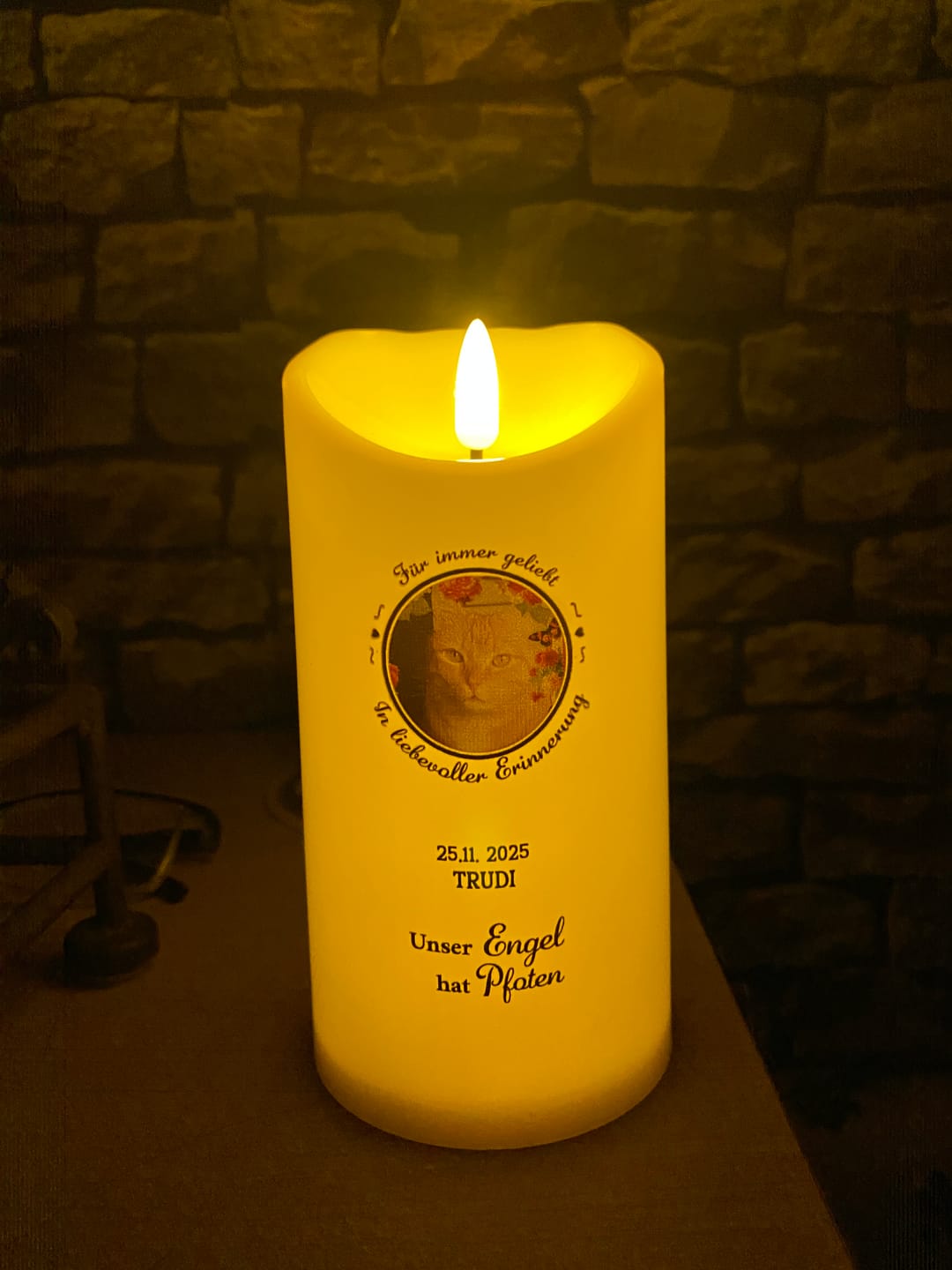 Customer photo review of In liebevoller Erinnerung - Individuelle LED Kerze