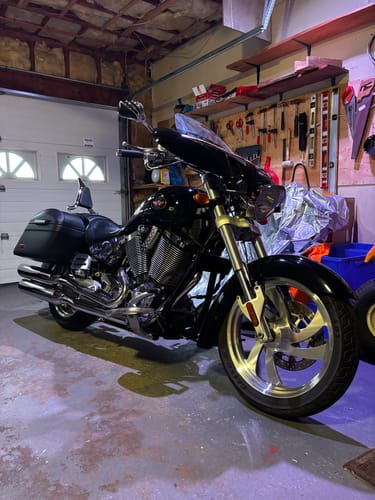 Customer photo review of 44L - Lamellar Stallion Extra Large Victory Kingpin Leather Covered Motorcycle Hard Saddlebags