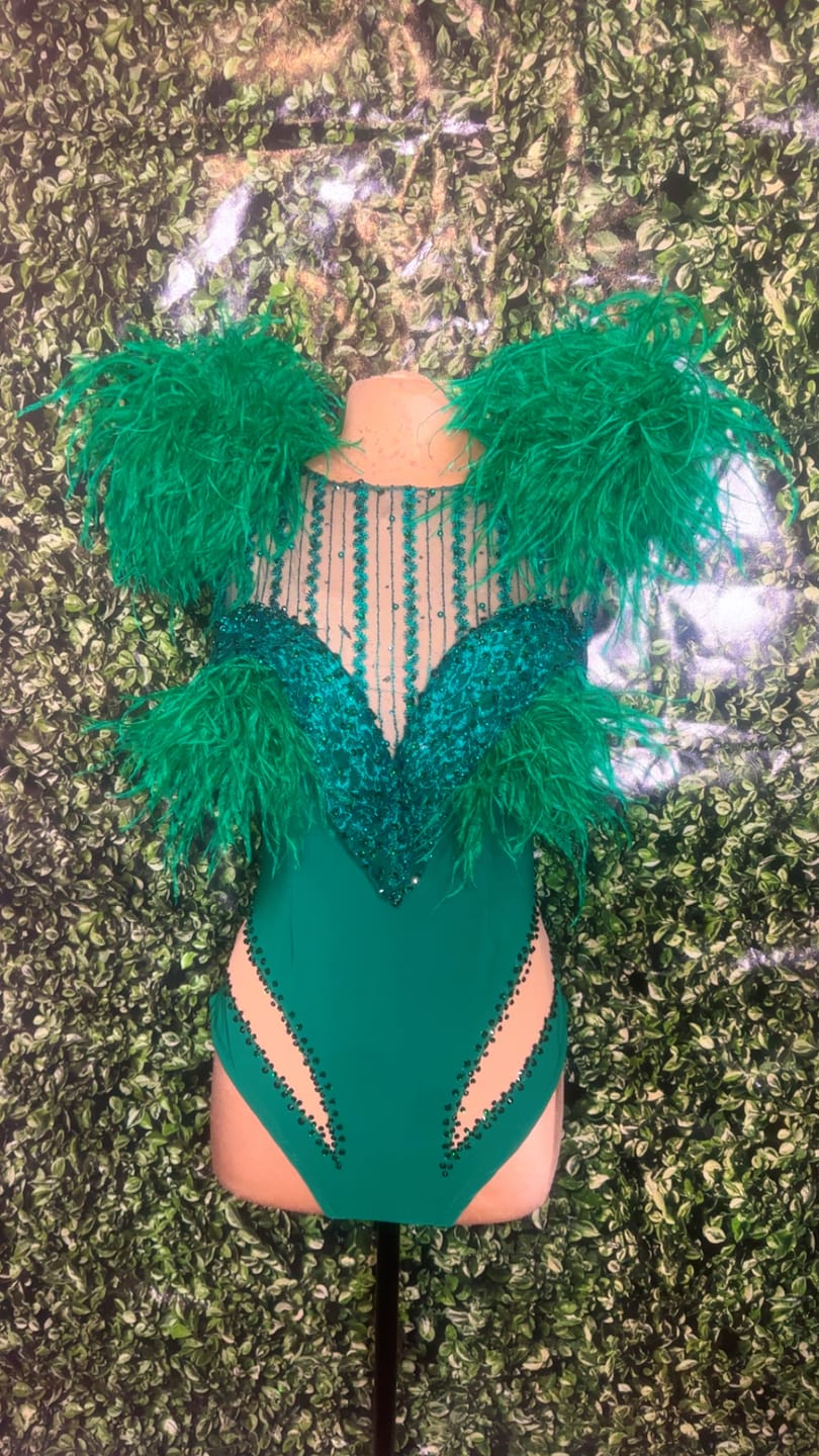 Customer photo review of Ostrich Feather Boa - 6Ply