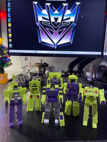 Customer photo review of Magic Square MS Toys Constructor Devastator MS-B37A/38A MS-B39A/40A MS-B41A/B42ACombiner 3 sets Combo Repainted Version 25cm / 9.85"