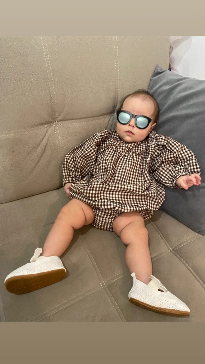 Customer photo review of Plaid Balloon Sleeve Linen Bloomer Set