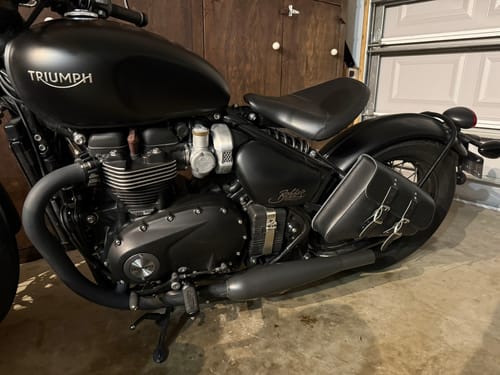 Customer photo review of Triumph Bobber Left Side Solo Bag - TBL01