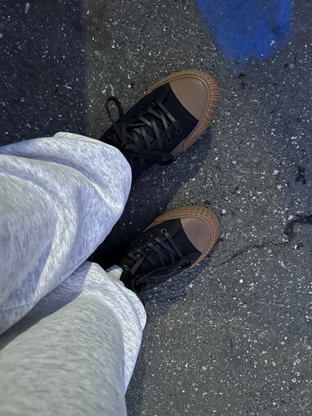 Customer photo review of Center High-Top Black/Gum
