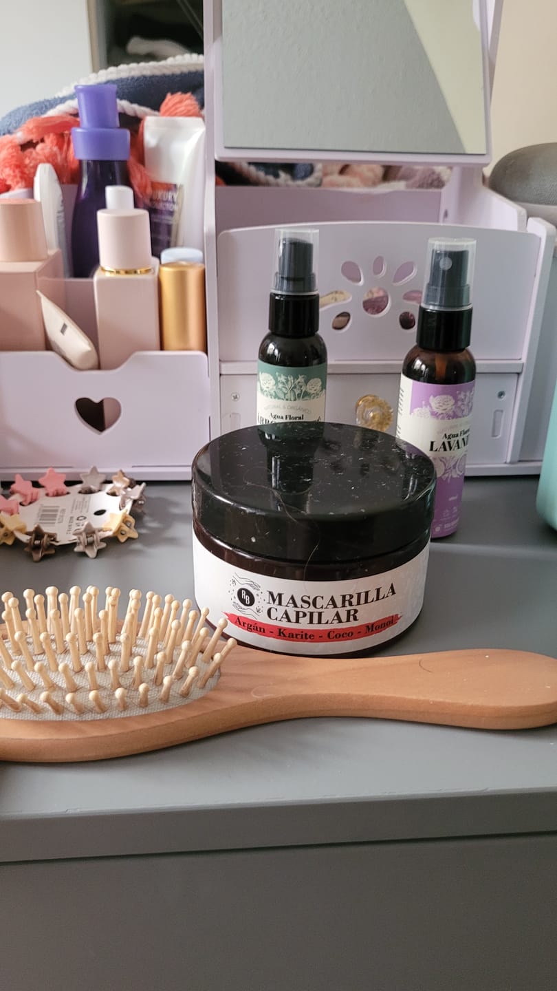 Customer photo review of Mascarilla Capilar Ultra Humectante + REGALO Peineta o Cepillo de Madera