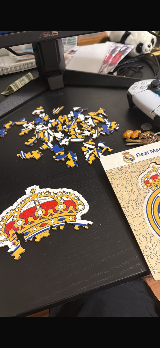 Customer photo review of Real Madrid CF® Logo - Wooden Puzzle