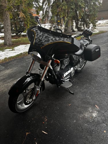 Customer photo review of 44L - Lamellar Stallion Extra Large Victory Kingpin Leather Covered Motorcycle Hard Saddlebags
