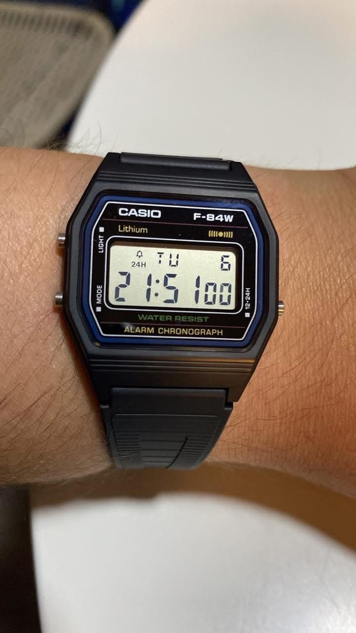 Customer photo review of Reloj Casio Vintage F-84W-1 Mercado Japonés JDM