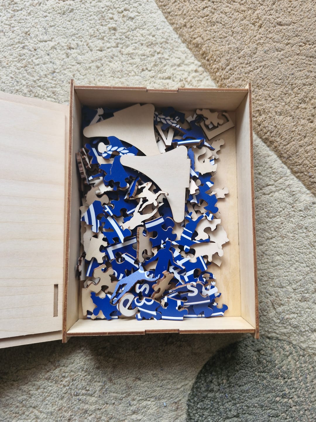 Customer photo review of Everton FC® Logo - Wooden Puzzle