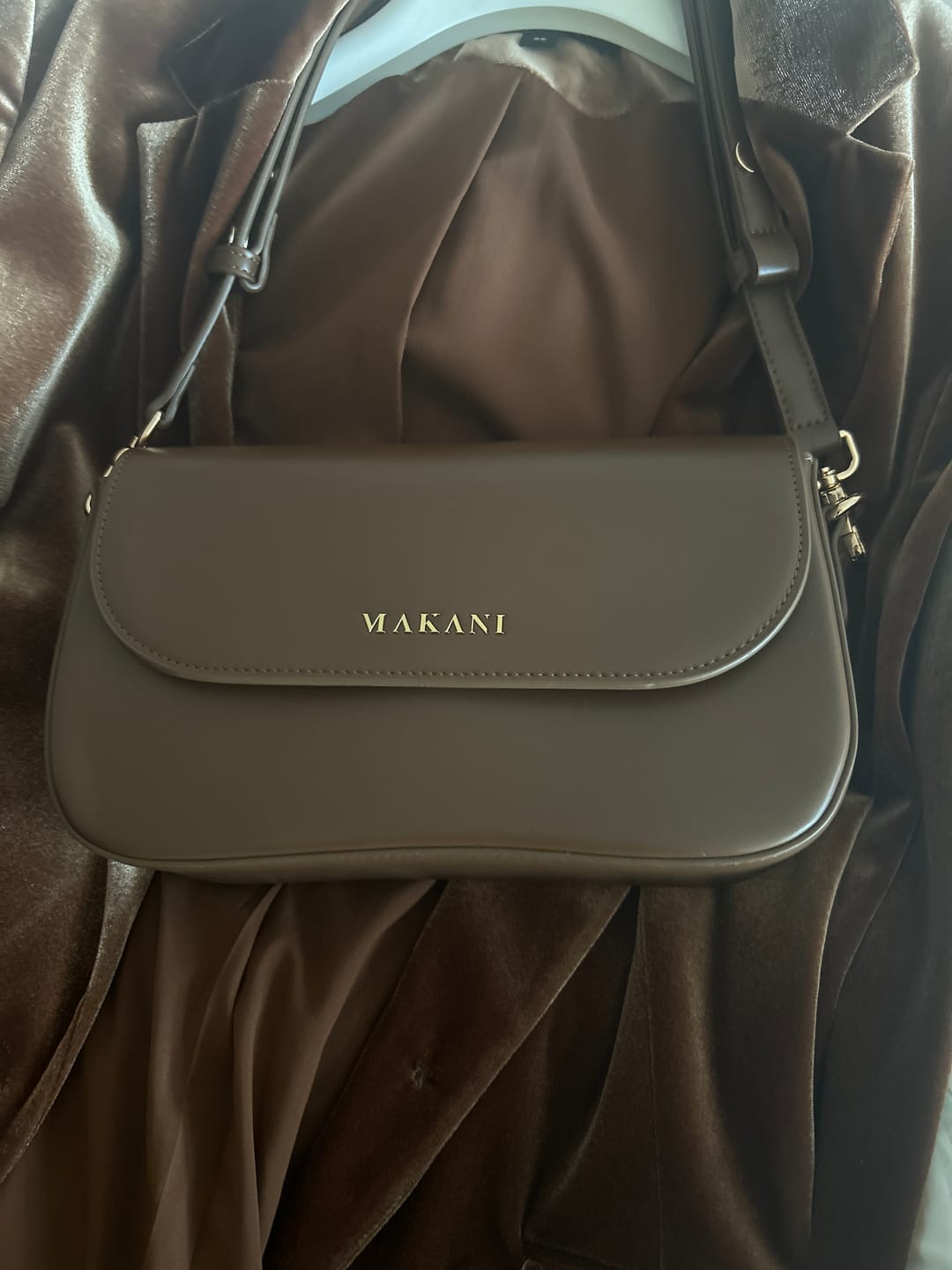 Customer photo review of CHLOIE - DARK BROWN
