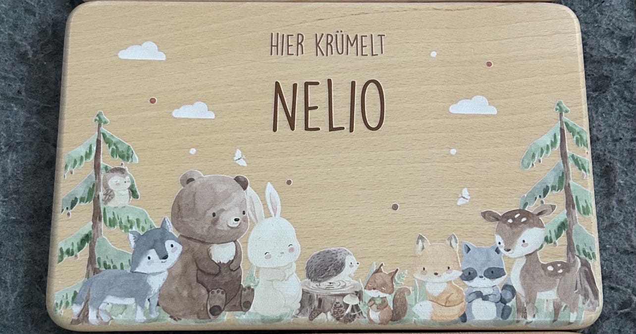 Customer photo review of Frühstücksbrettchen Holz personalisiert - Waldtiere