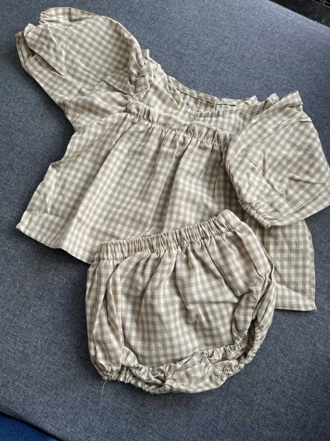 Customer photo review of Plaid Balloon Sleeve Linen Bloomer Set