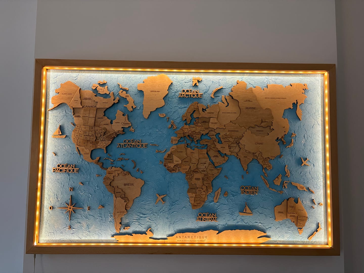 Customer photo review of 3D Wooden World Map Gold
