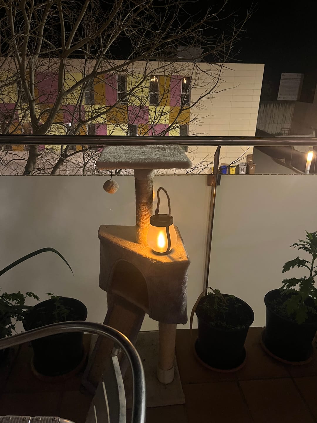 Customer photo review of LlamaViva | Farol con Efecto de Fuego Realista