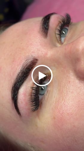 Customer video review of UV Lash Glue Clear 5ml
