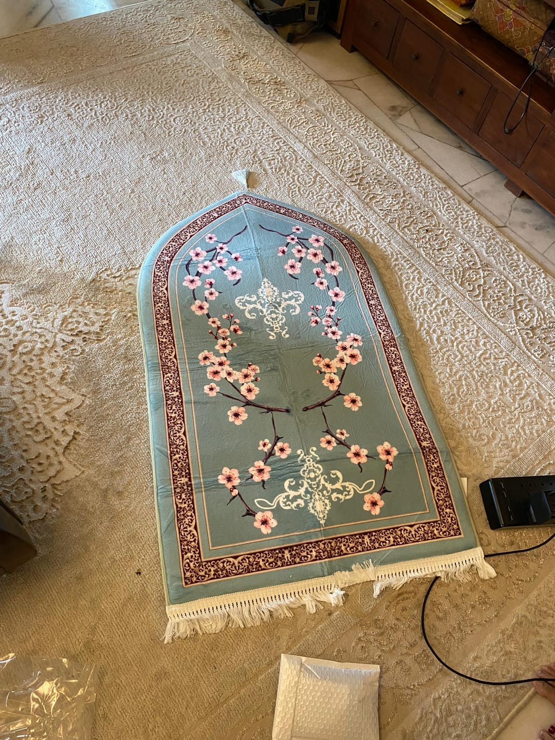 Customer photo review of Zehra Blossom Padded Prayer Mat