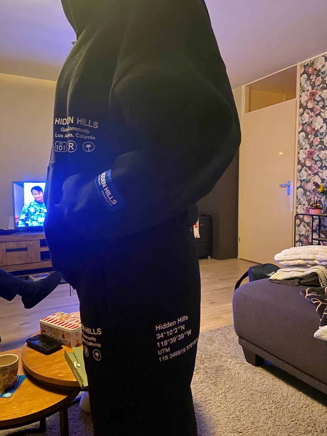 Kundenfoto-Bewertung von LABEL ZIP HOODIE BLACK