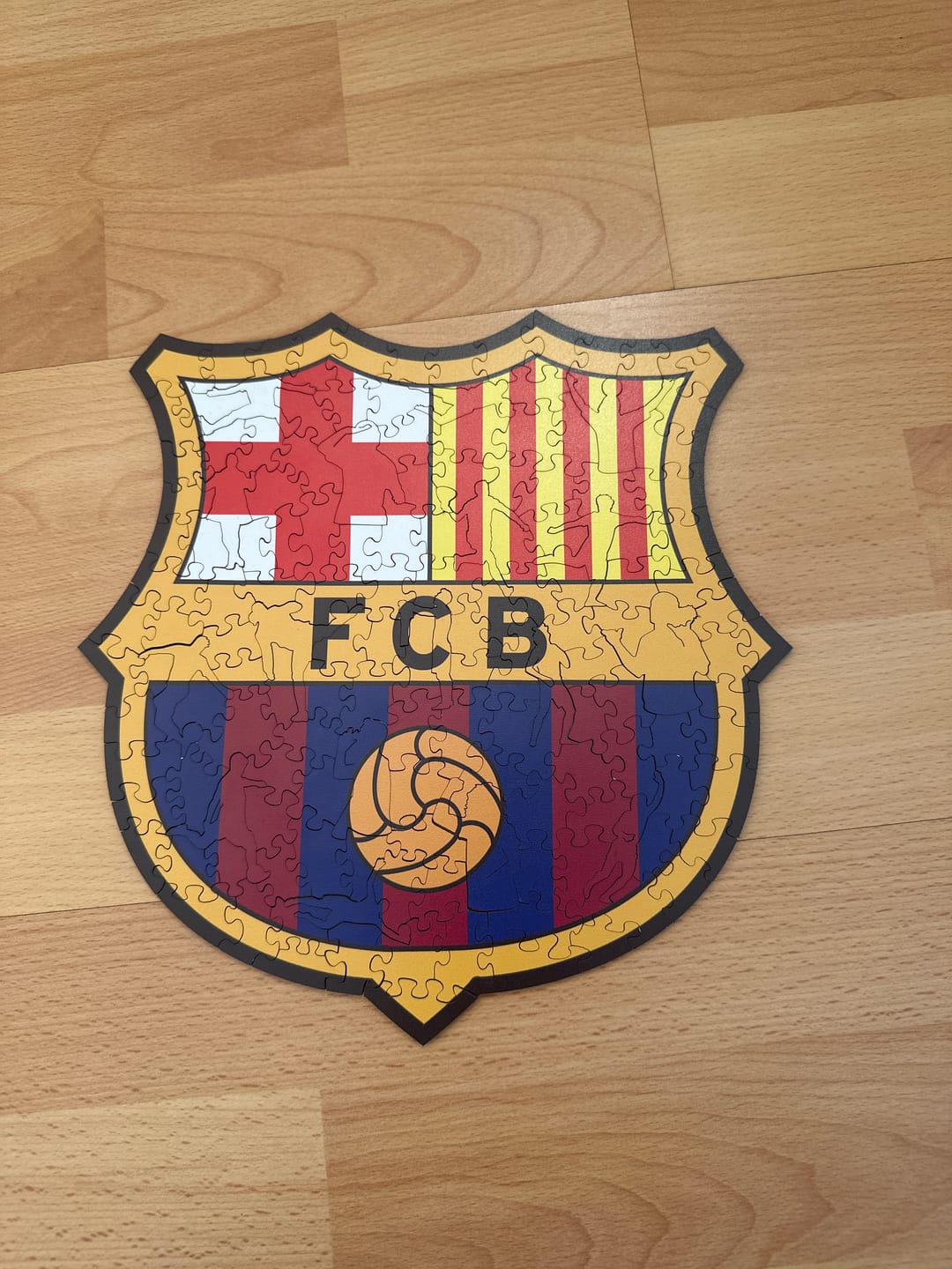Customer photo review of FC Barcelona® Logo - Holzpuzzle