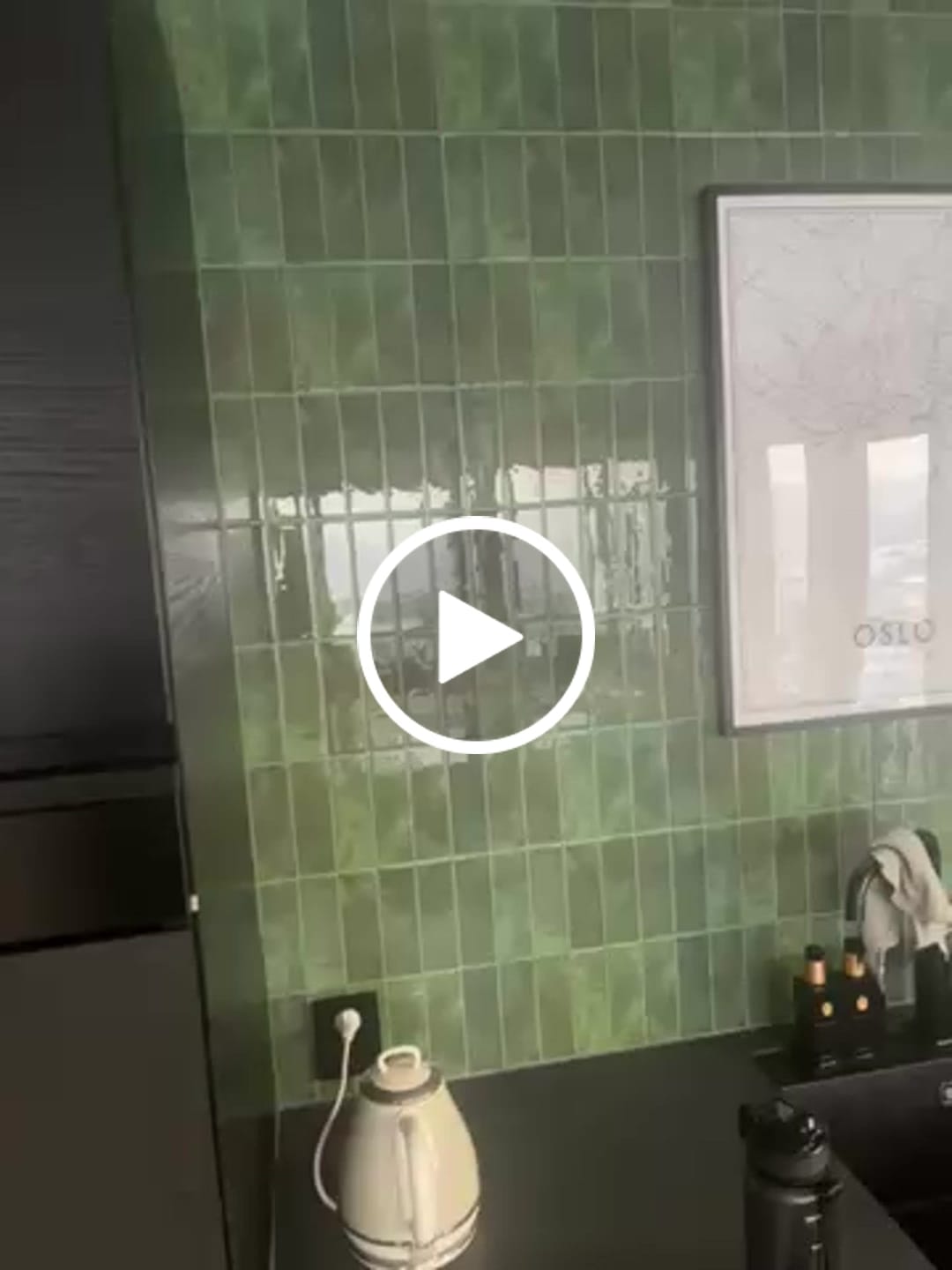 Customer video review of Adelina grønn selvklebende veggfliser