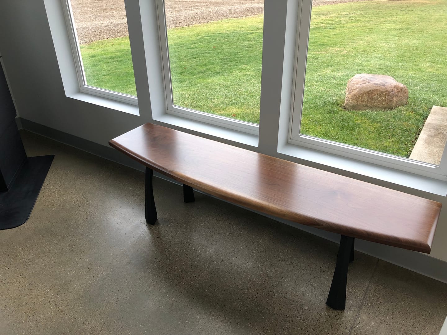 Customer photo review of Bench Legs 116 Nura 16.2" H Minimalist Modern Style