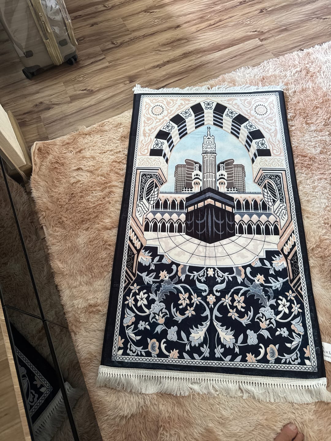 Customer photo review of Floral Kaaba  Padded Prayer Mat