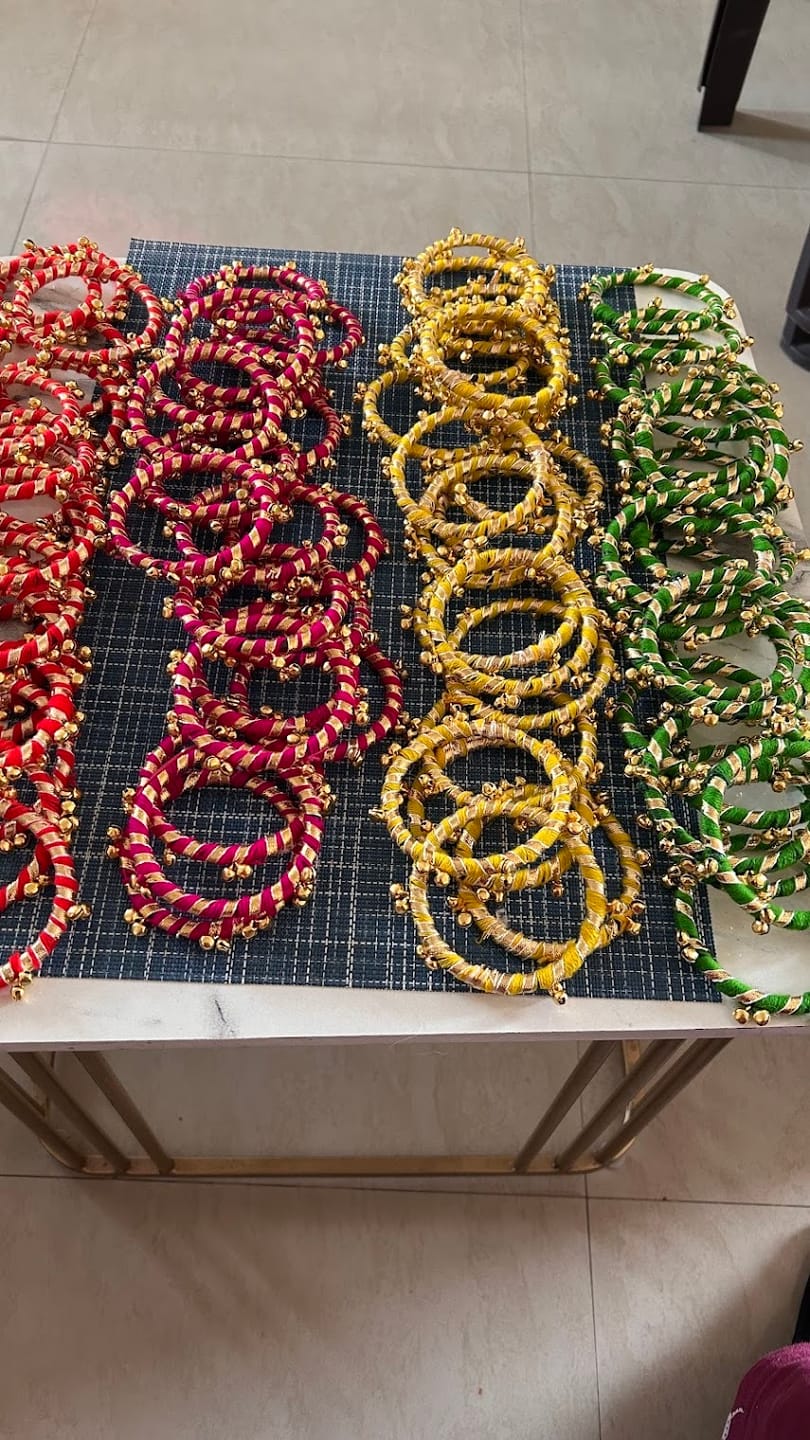 Customer photo review of LAMANSH Artificial Floral Gota Hathphool Ghungroo Bangles set /Mehendi Favors for Bridesmaid
