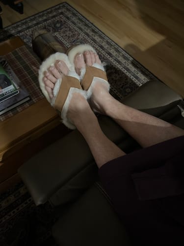 Customer photo review of Women's Sheepskin Lined Flip Flops