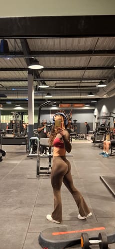 Customer photo review of The Ember Flared Leggings
