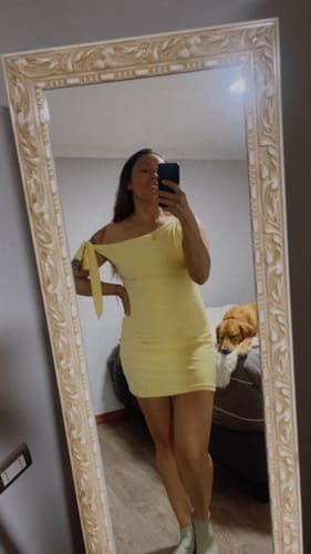 Customer photo review of VESTIDO ISABELLA AMARILLO