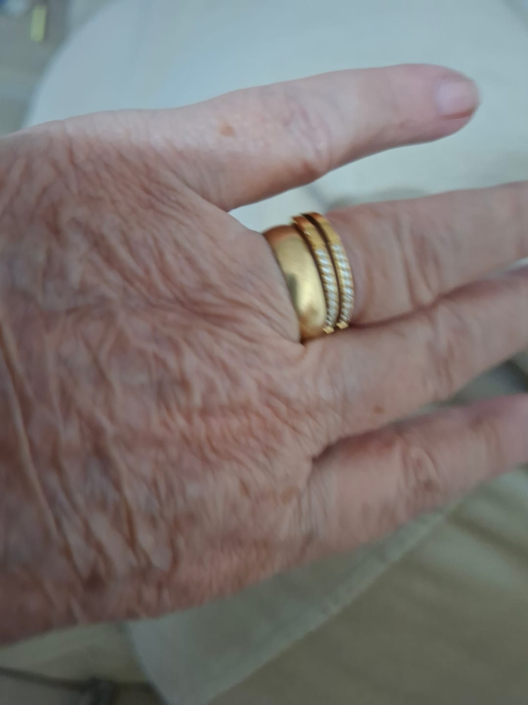 Customer photo review of Anel Duplo Camada Banhado em Ouro 18k