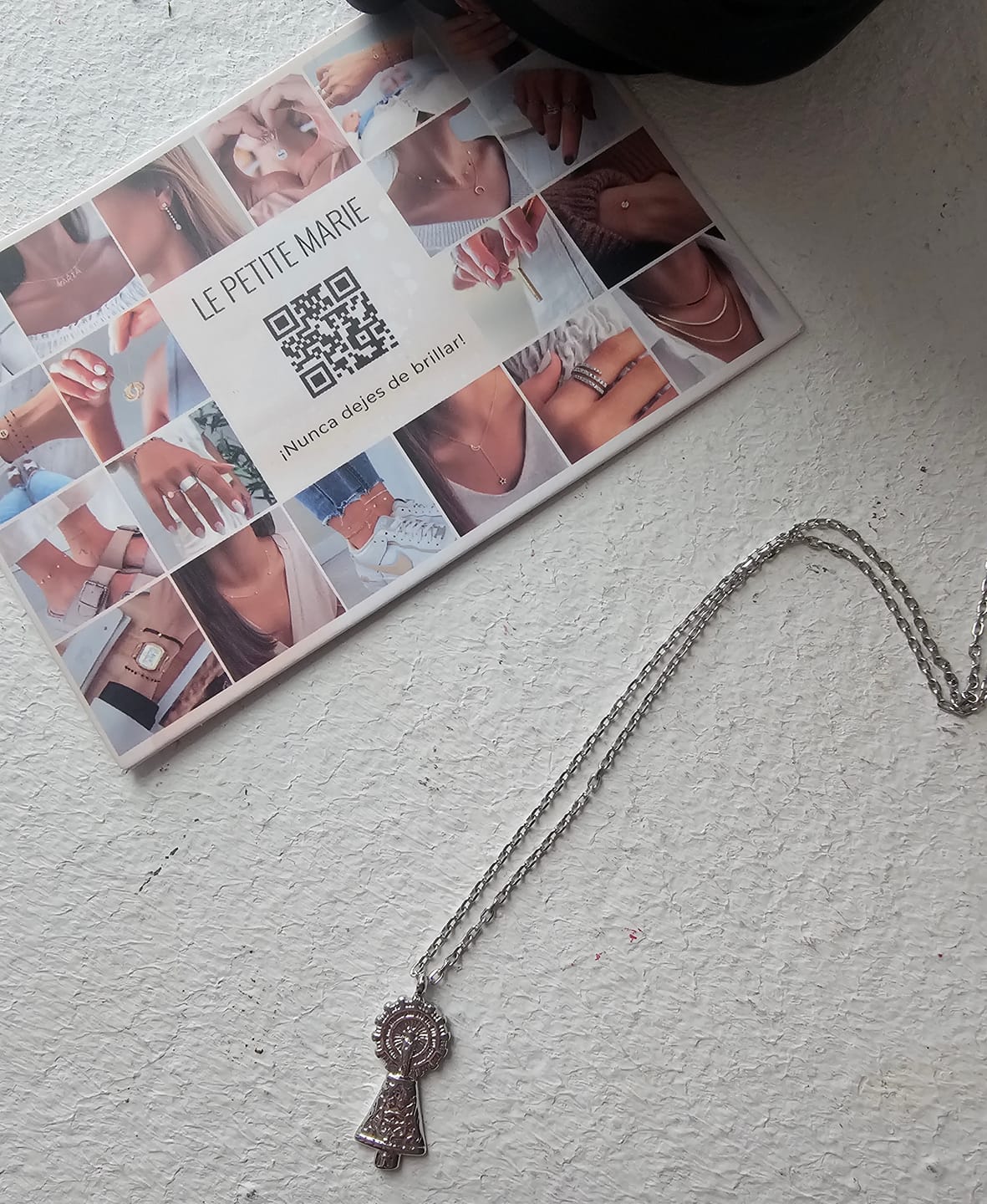 Customer photo review of Collar Virgen del Pilar