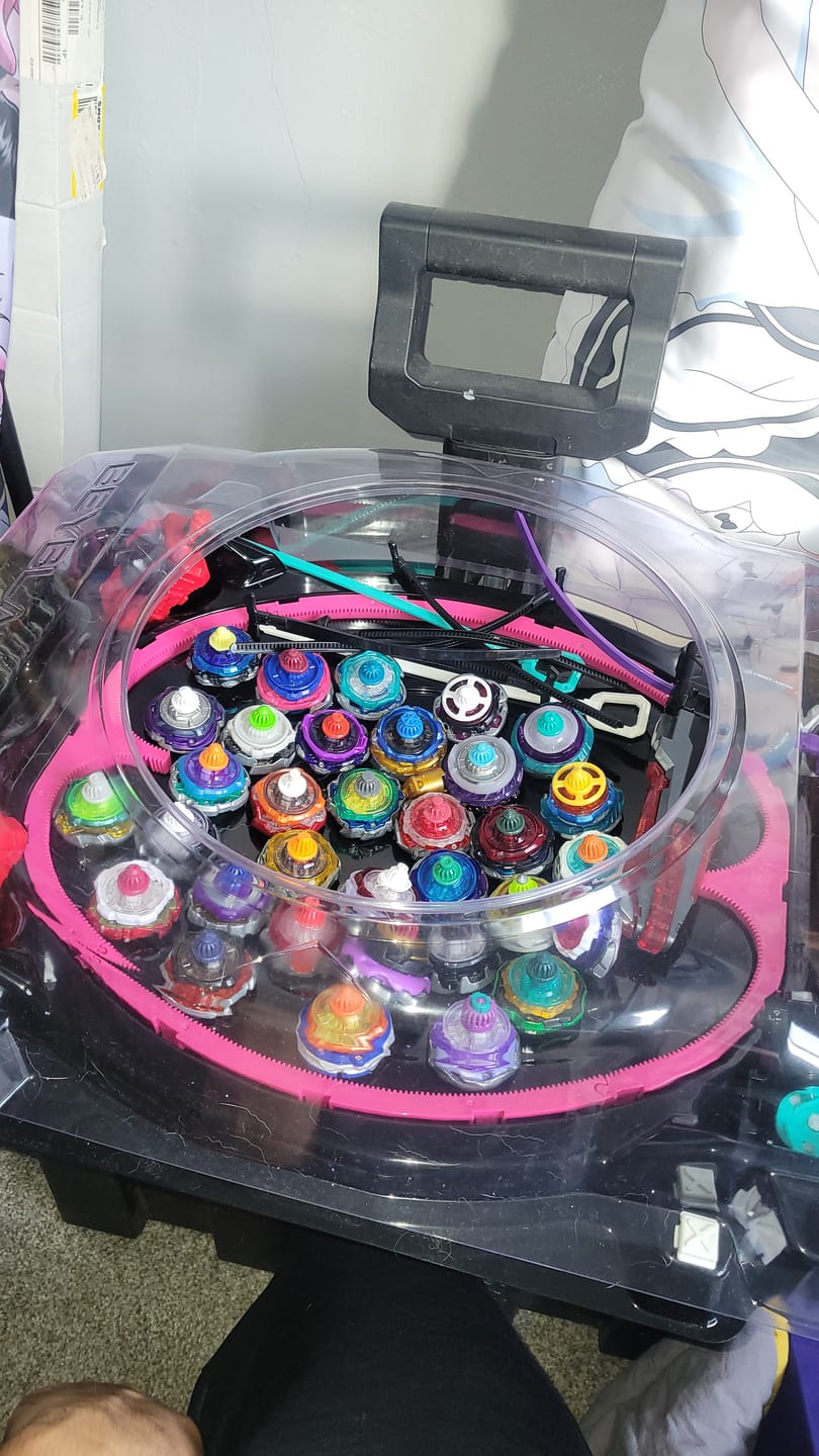 Customer photo review of Takara Tomy Beyblade X BX-46 Infinity Stadium Battle Entry Set