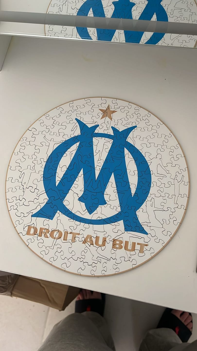 Customer photo review of Logo Olympique de Marseille® - Puzzle en Bois