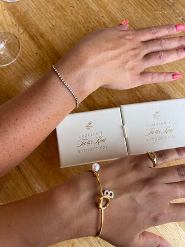 Customer photo review of "Tie The Knot" - Pearl Bangle Gift-Set