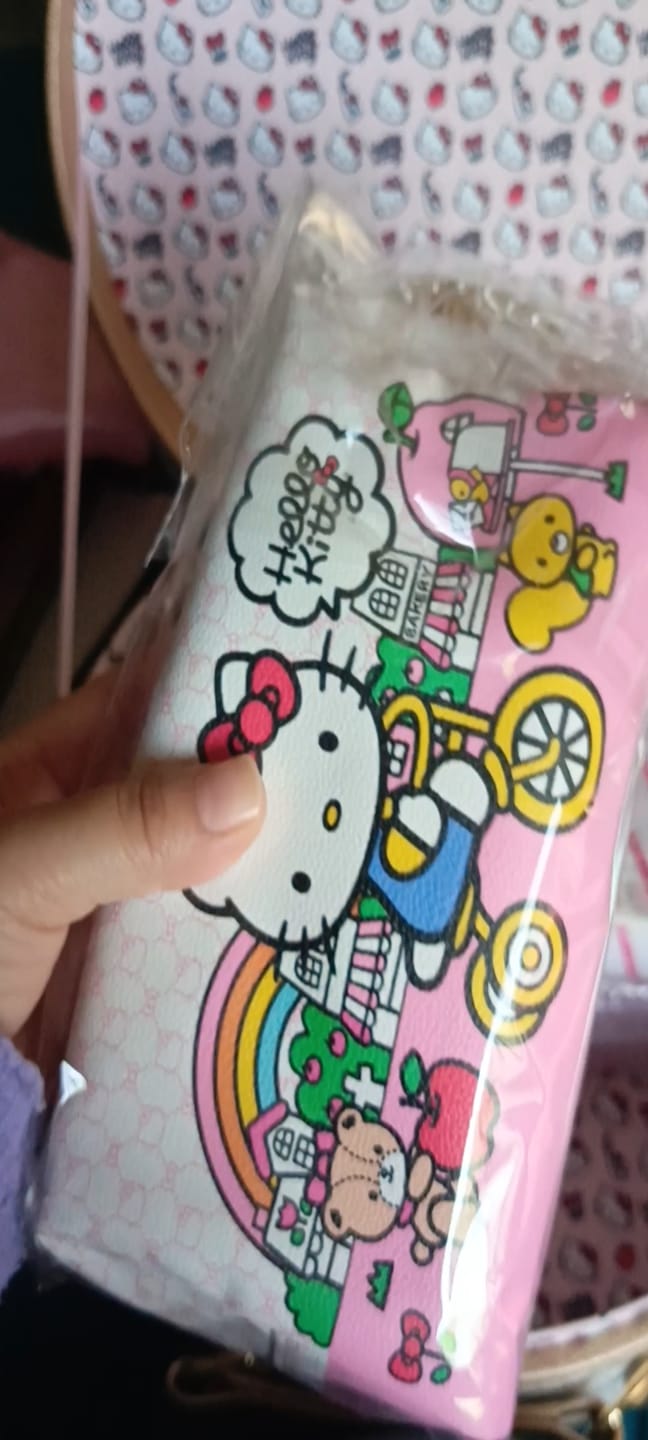 Customer photo review of Colección Completa | Hello Kitty