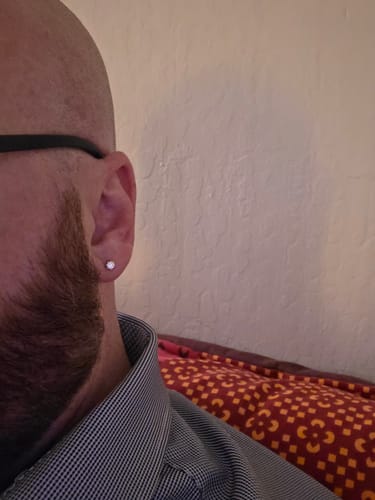 Customer photo review of VVS Moissanite Stud Earrings (ALL SIZES)