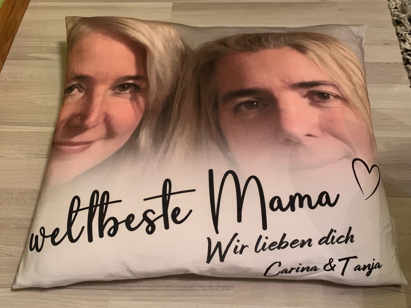 Customer photo review of Personalisiertes Kissen - "Weltbeste Mama mit Foto"