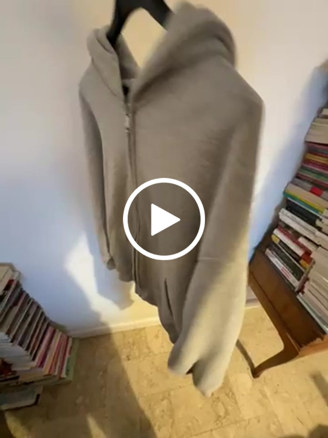 Customer video review of Zip Hoodie Premium Blanks 330GSM Sport Grey