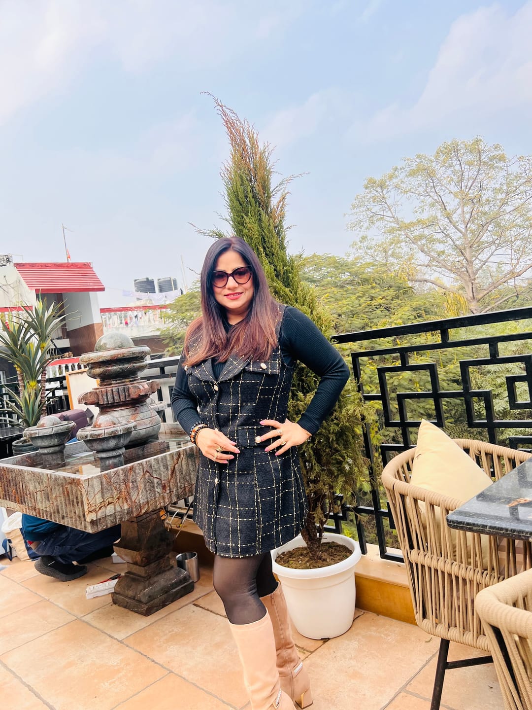 Customer photo review of Rader Set of Top and Woolen Tweed Dress in Black