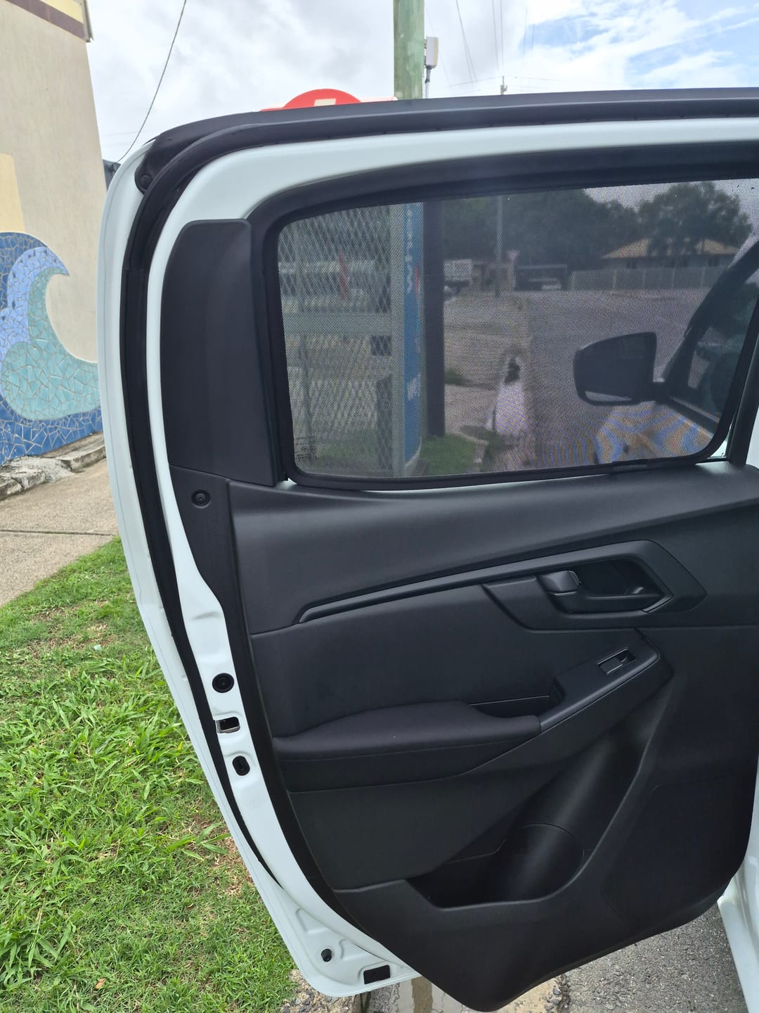 Customer photo review of Isuzu D-MAX Rear Window Shades