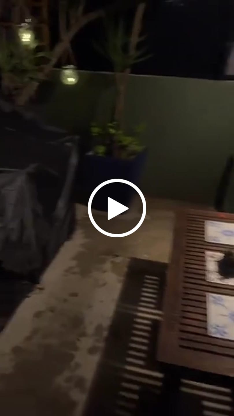 Customer video review of Capa Impermeável para Sofá Externo Contra Chuva e Sol