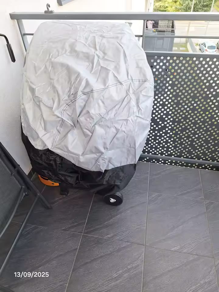 Customer photo review of Capa Impermeável para Churrasqueira Resistente Proteção UV