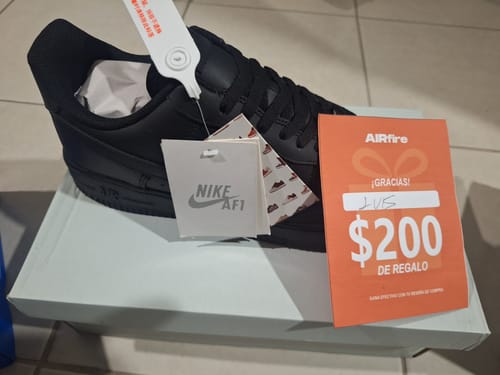 Customer photo review of Tenis Air Force 1 Negro Total Importado