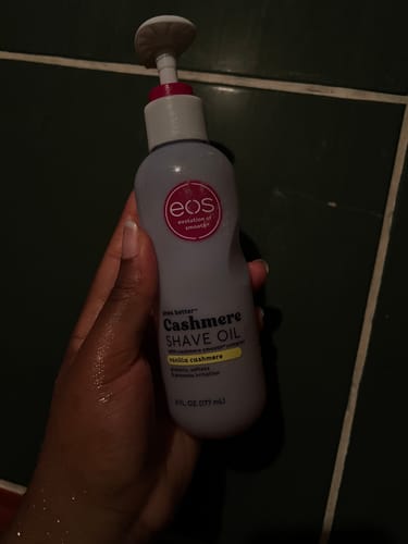 Customer photo review of Shave Oil Vanilla Cashmere
