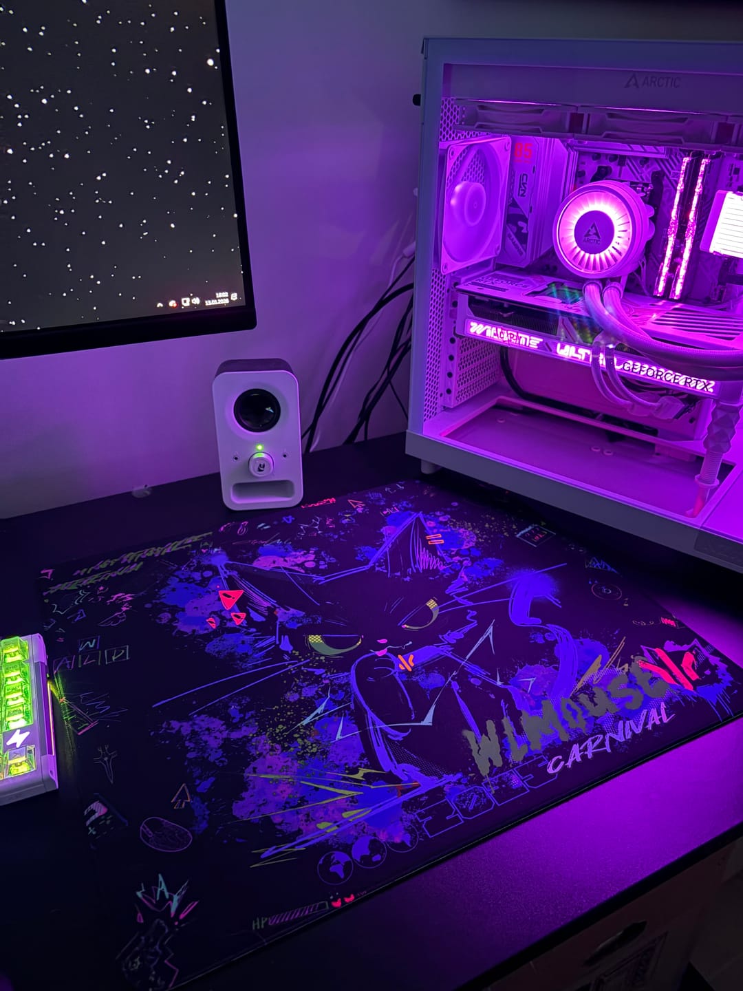 Customer photo review of WLMouse Cyber Grafitti Poron Mousepad