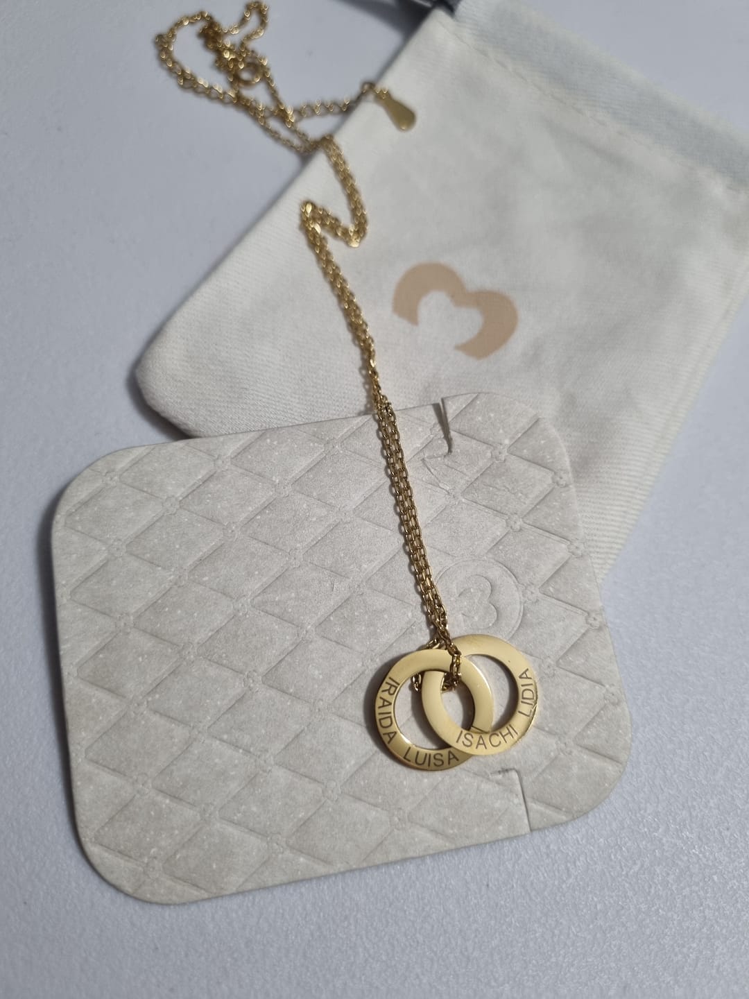 Customer photo review of Collar Amity - Personalizado