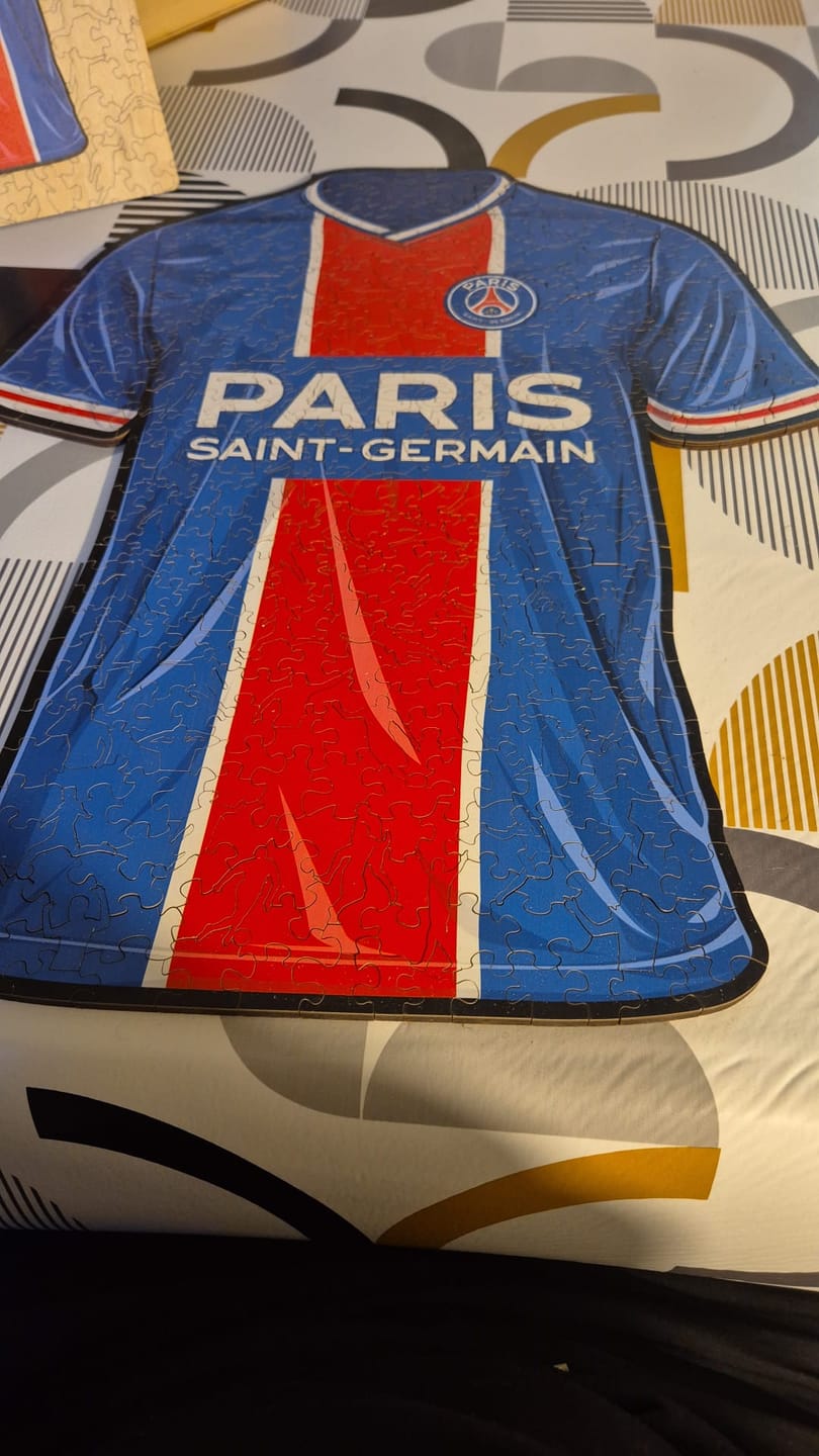Customer photo review of Maillot Paris Saint-Germain® - Puzzle en Bois